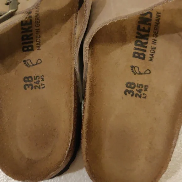 Birkenstock sz 38/7 - Picture 7 of 8